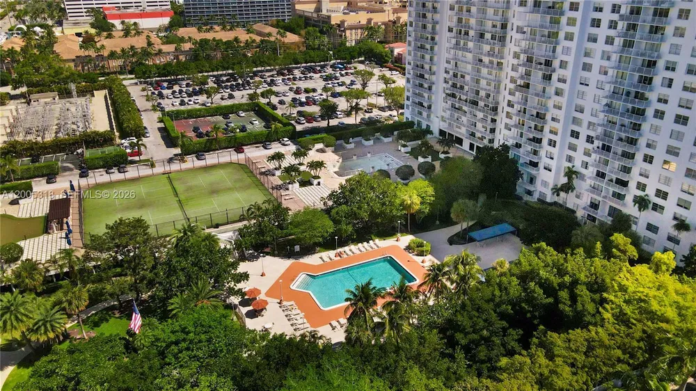 2851 NE 183rd St, Aventura, FL 33160
