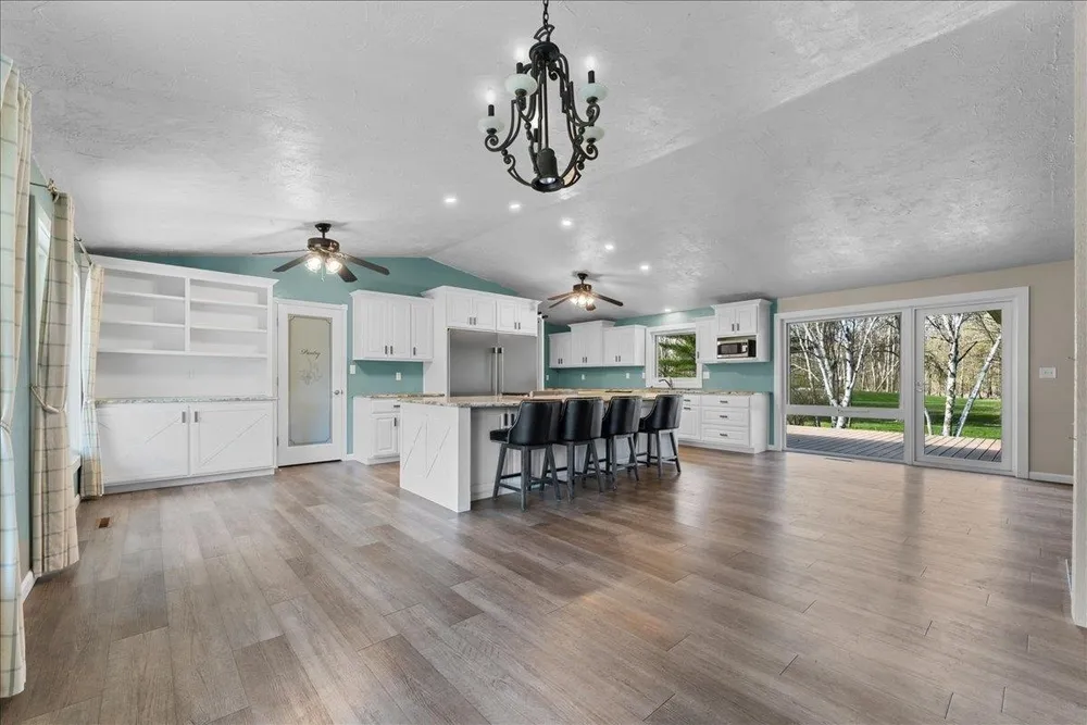 4482 Forest Rd, Oneida, WI 54155-9115