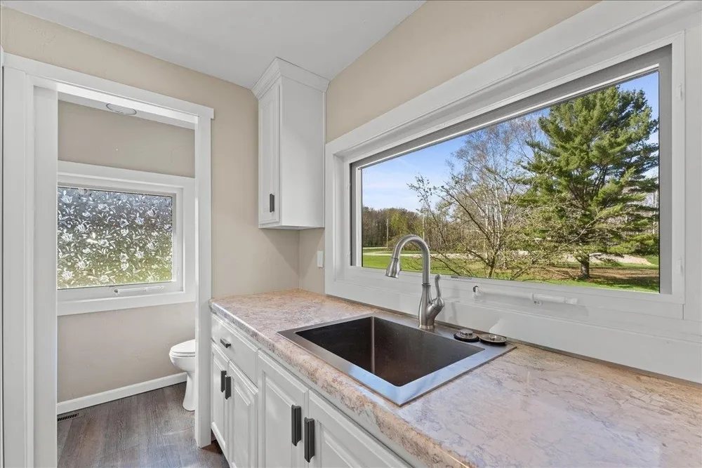 4482 Forest Rd, Oneida, WI 54155-9115