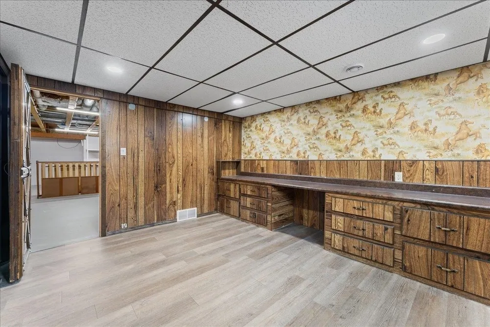 4482 Forest Rd, Oneida, WI 54155-9115
