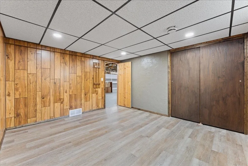 4482 Forest Rd, Oneida, WI 54155-9115