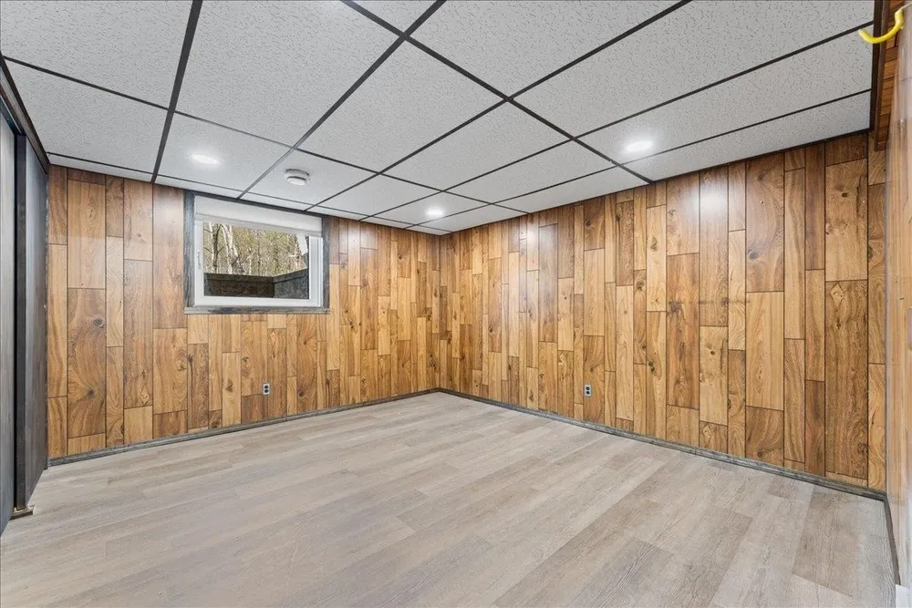 4482 Forest Rd, Oneida, WI 54155-9115