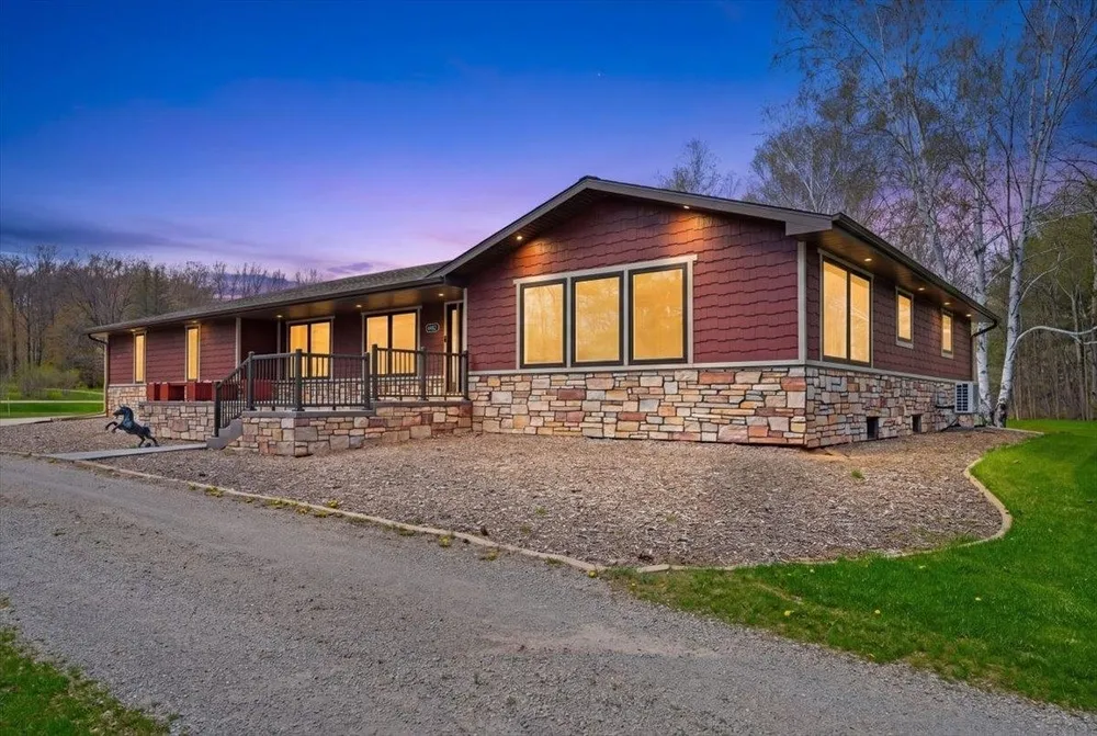 4482 Forest Rd, Oneida, WI 54155-9115