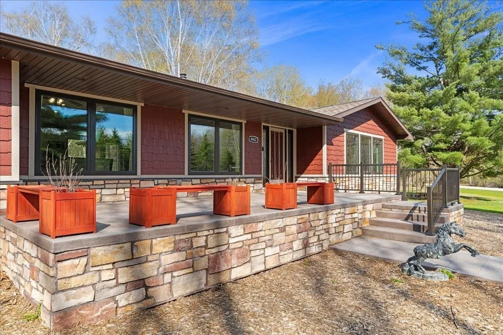 4482 Forest Rd, Oneida, WI 54155-9115