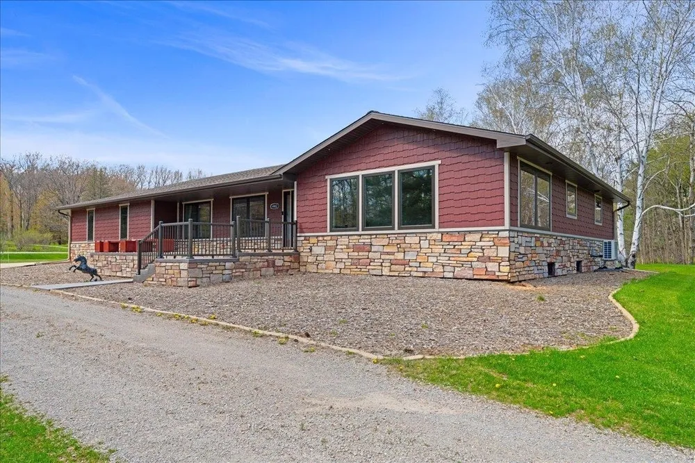 4482 Forest Rd, Oneida, WI 54155-9115