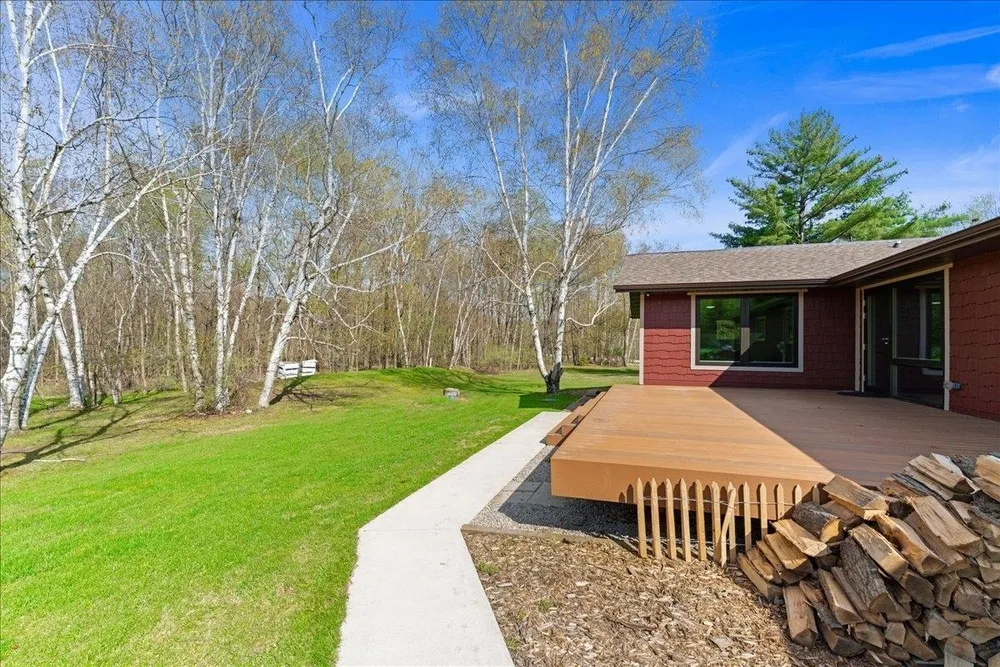 4482 Forest Rd, Oneida, WI 54155-9115