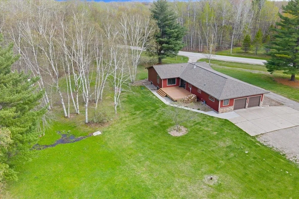 4482 Forest Rd, Oneida, WI 54155-9115