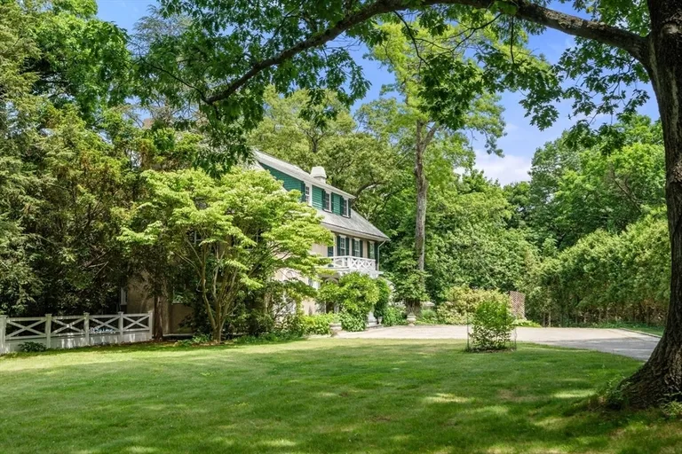 448 Washington St, Walpole, MA 02032