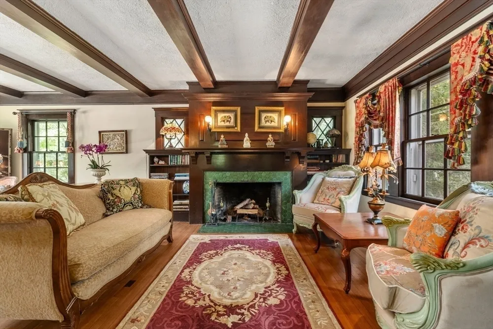448 Washington St, Walpole, MA 02032
