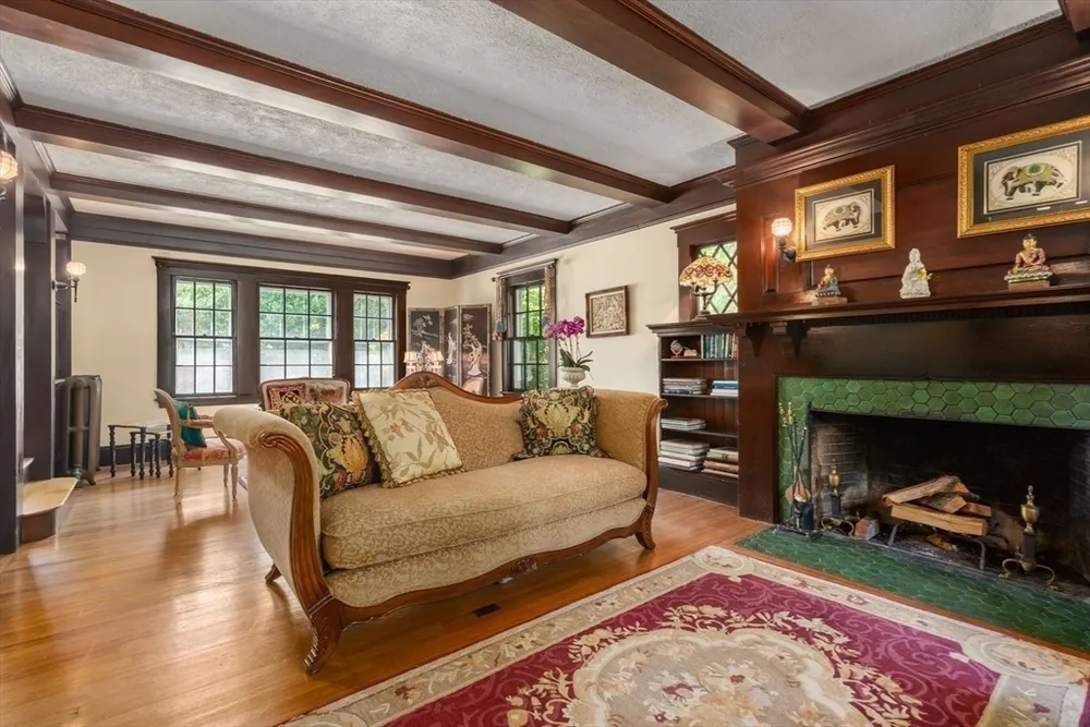448 Washington St, Walpole, MA 02032