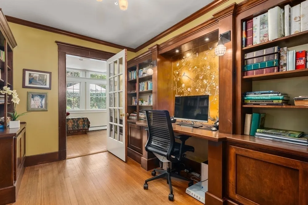 448 Washington St, Walpole, MA 02032