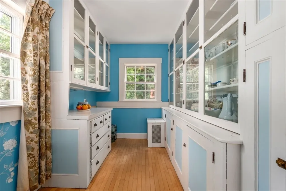 448 Washington St, Walpole, MA 02032