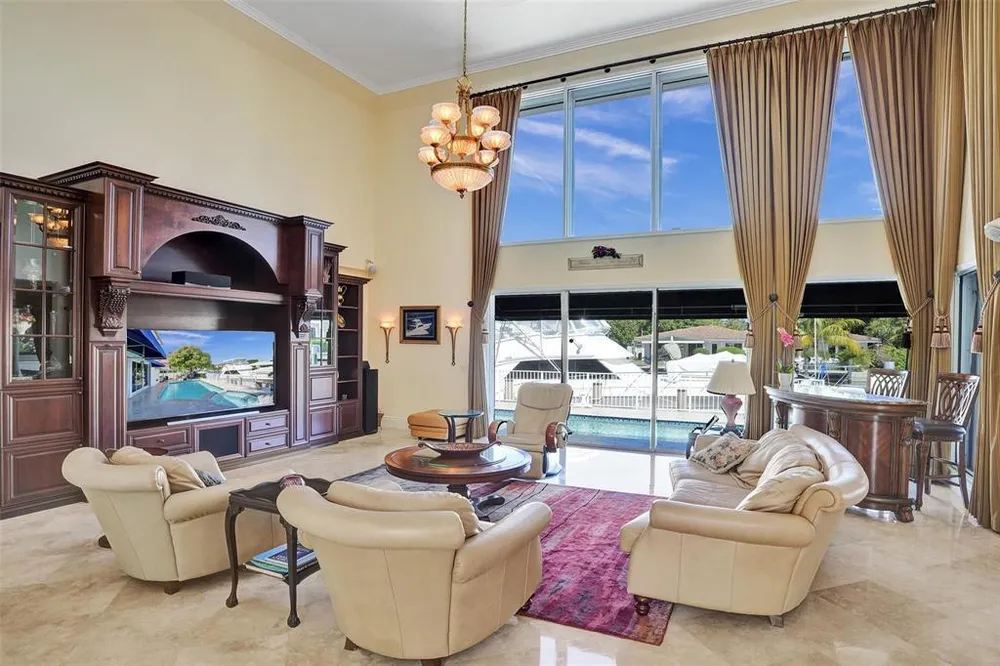 2875 NE 25th Ct, Fort Lauderdale, FL 33305