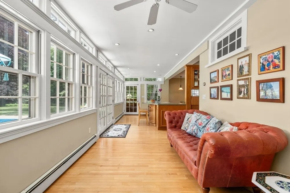 448 Washington St, Walpole, MA 02032