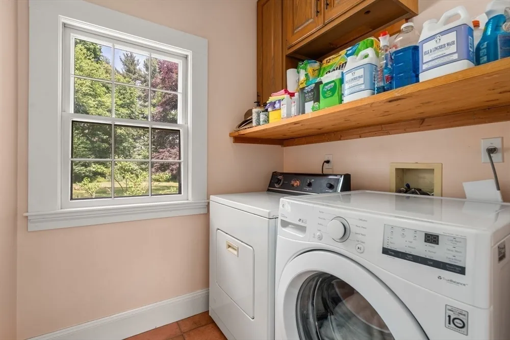 448 Washington St, Walpole, MA 02032