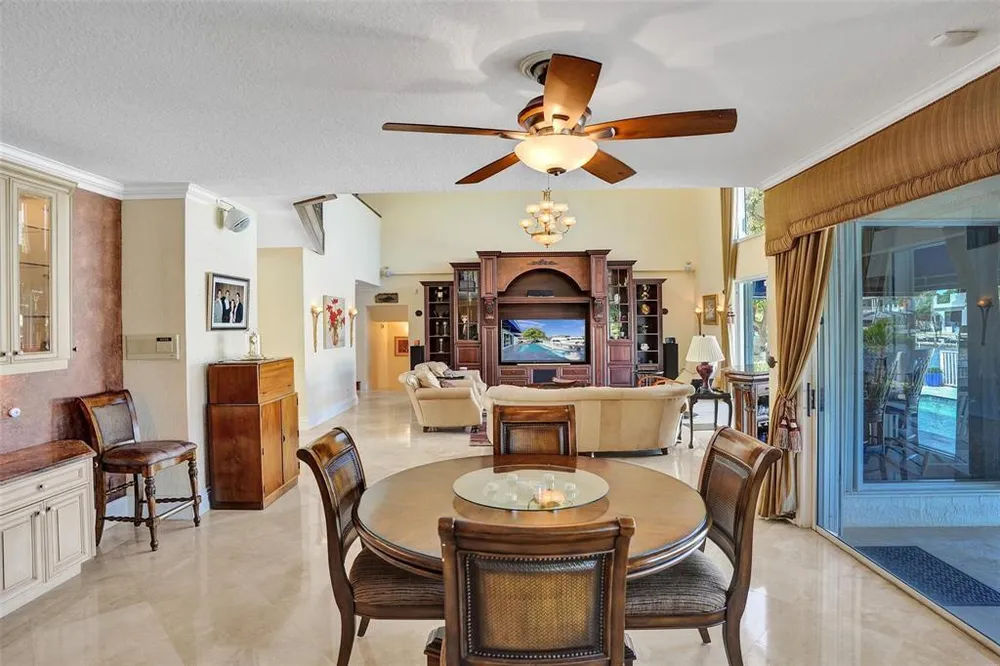 2875 NE 25th Ct, Fort Lauderdale, FL 33305