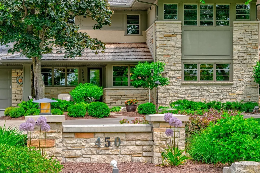 450 Mississippi River Blvd S, Saint Paul, MN 55105