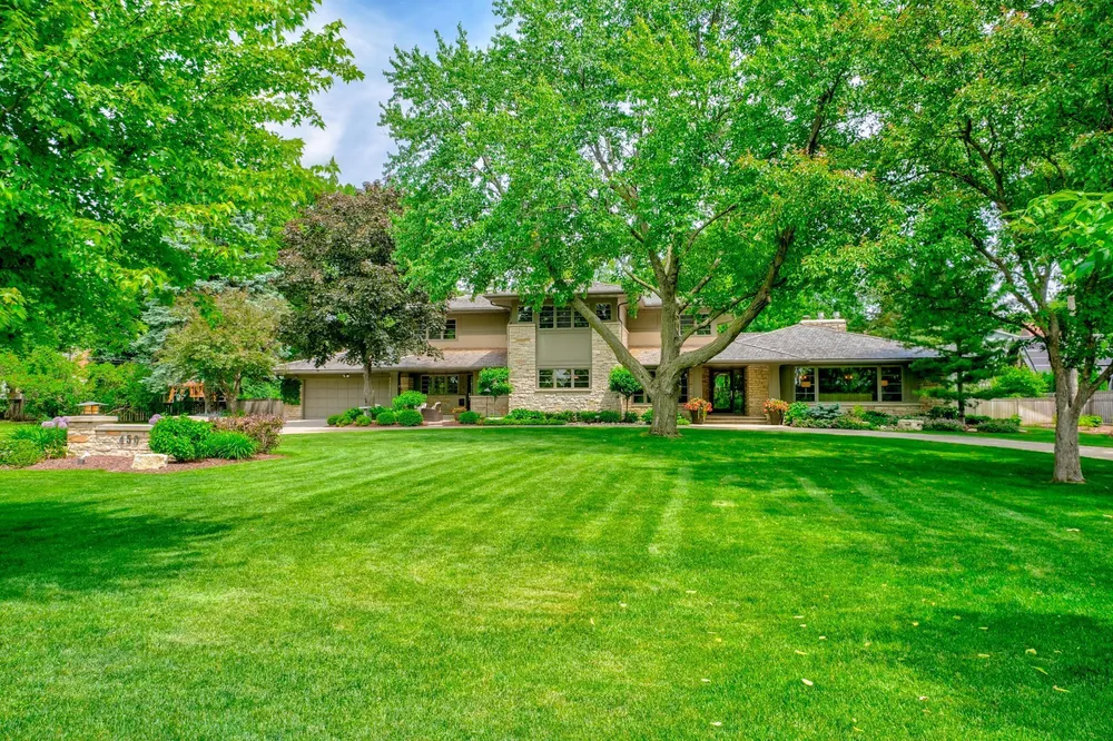 450 Mississippi River Blvd S, Saint Paul, MN 55105