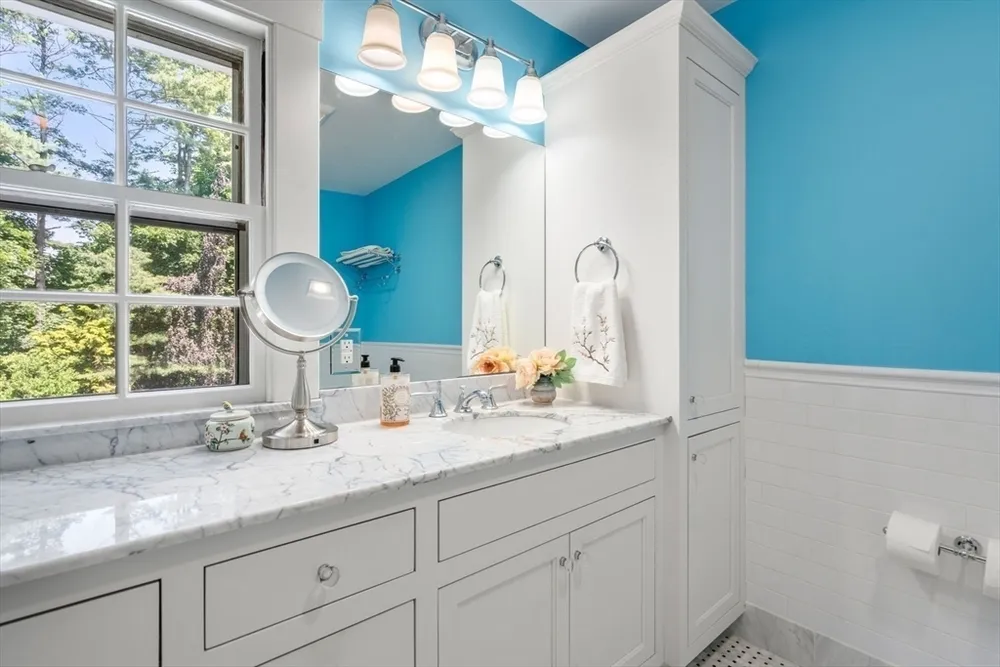 448 Washington St, Walpole, MA 02032