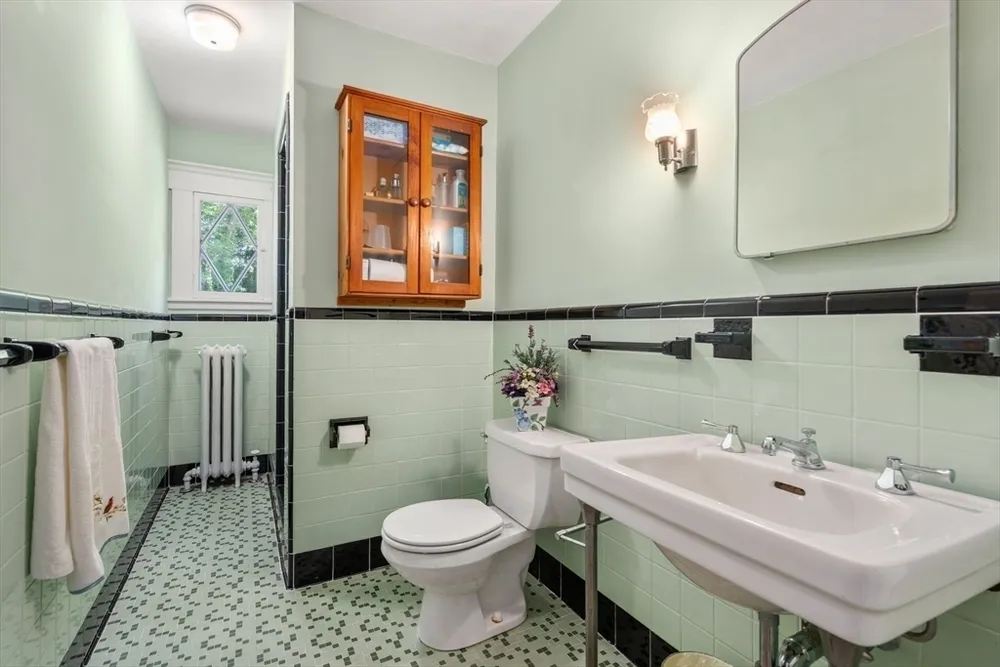448 Washington St, Walpole, MA 02032