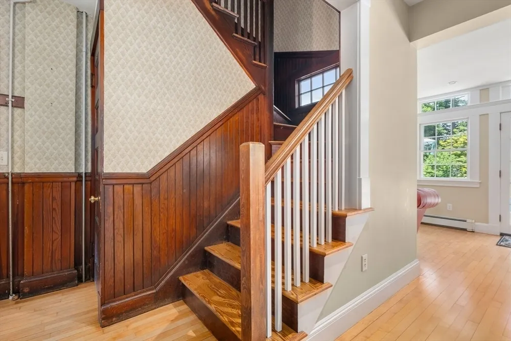 448 Washington St, Walpole, MA 02032