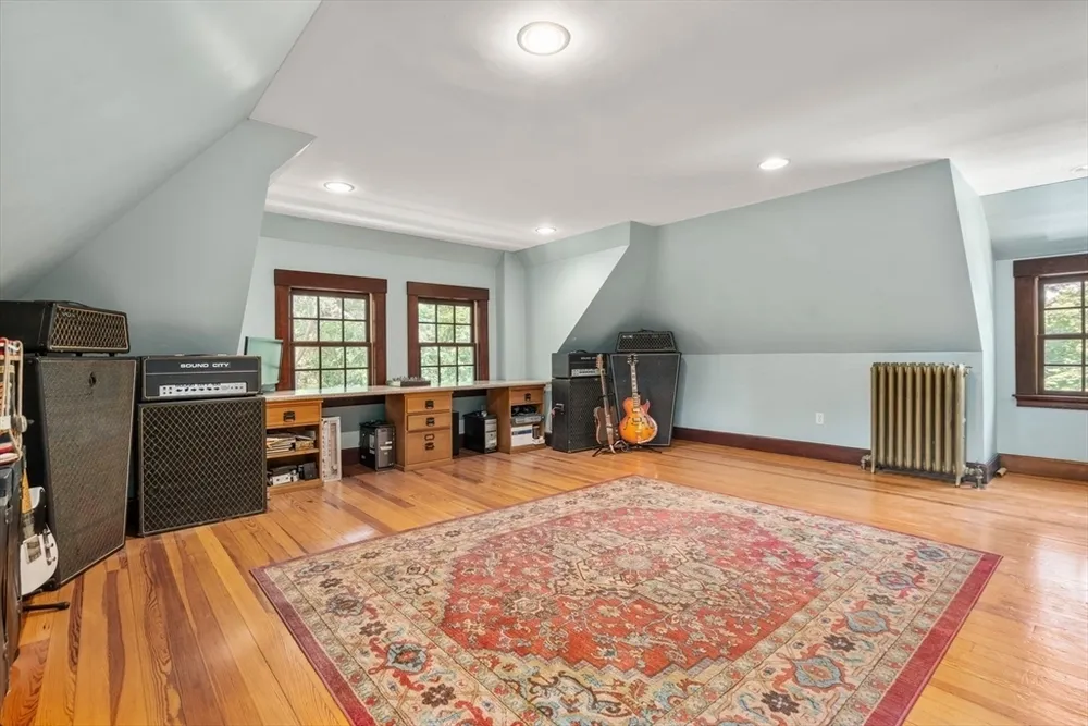 448 Washington St, Walpole, MA 02032