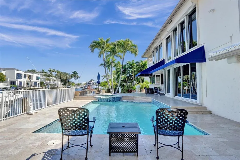 2875 NE 25th Ct, Fort Lauderdale, FL 33305