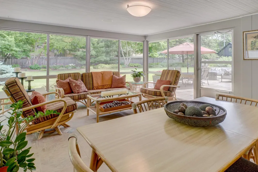 450 Mississippi River Blvd S, Saint Paul, MN 55105