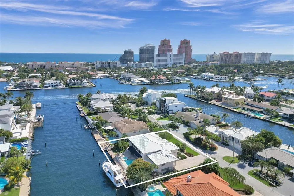 2875 NE 25th Ct, Fort Lauderdale, FL 33305