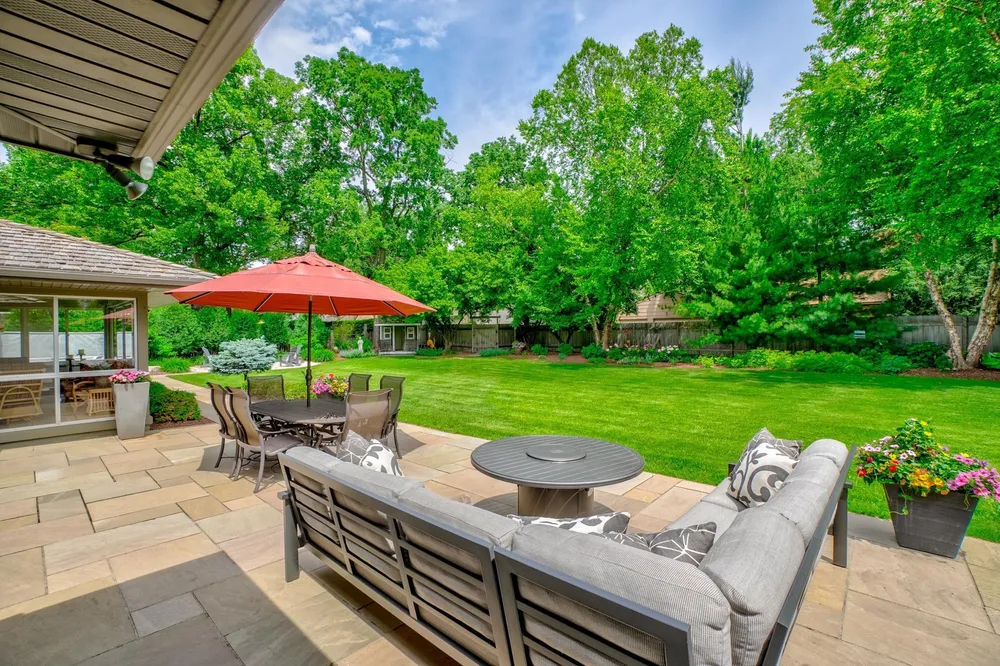 450 Mississippi River Blvd S, Saint Paul, MN 55105