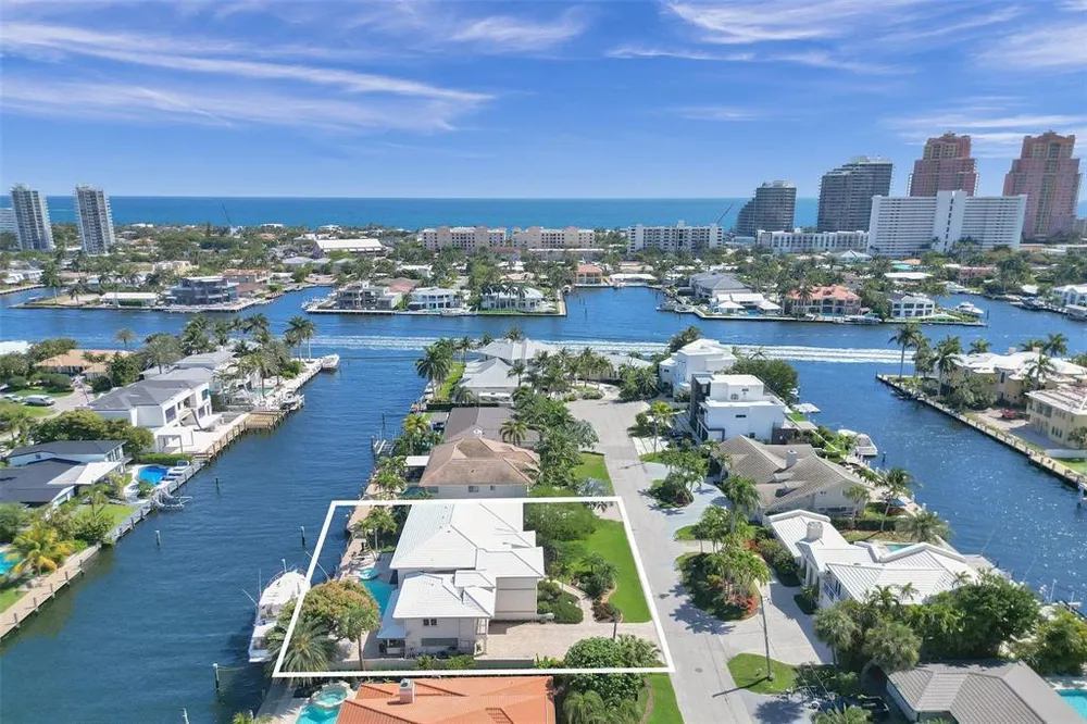2875 NE 25th Ct, Fort Lauderdale, FL 33305