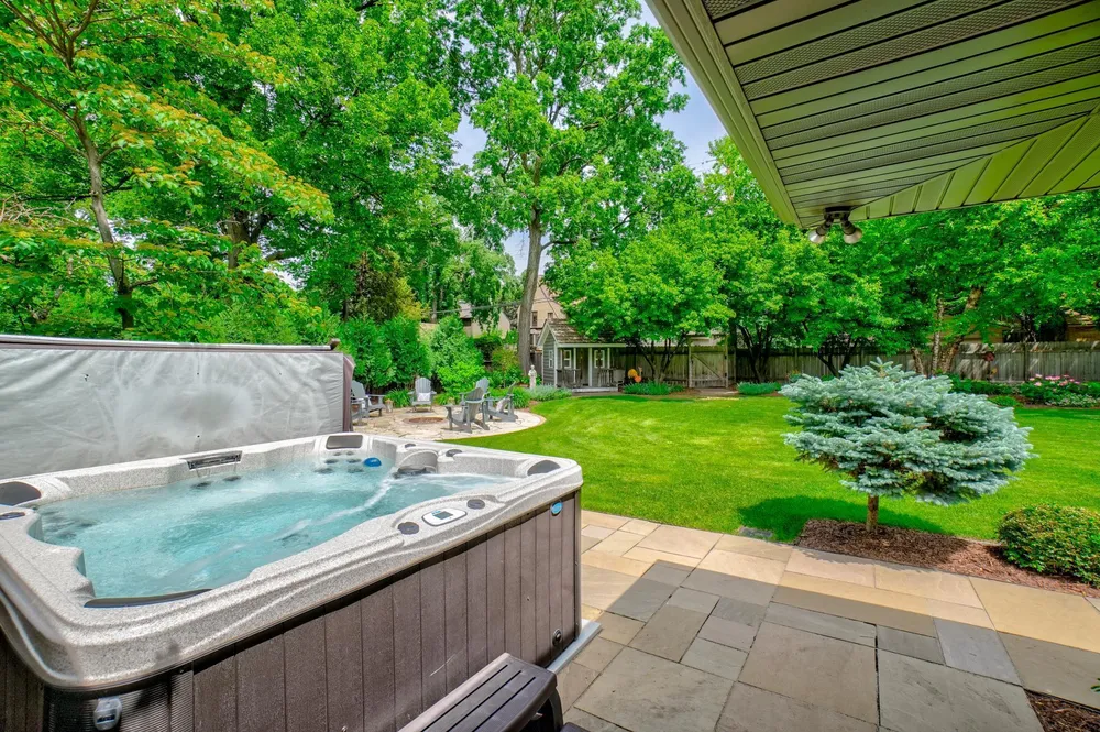 450 Mississippi River Blvd S, Saint Paul, MN 55105
