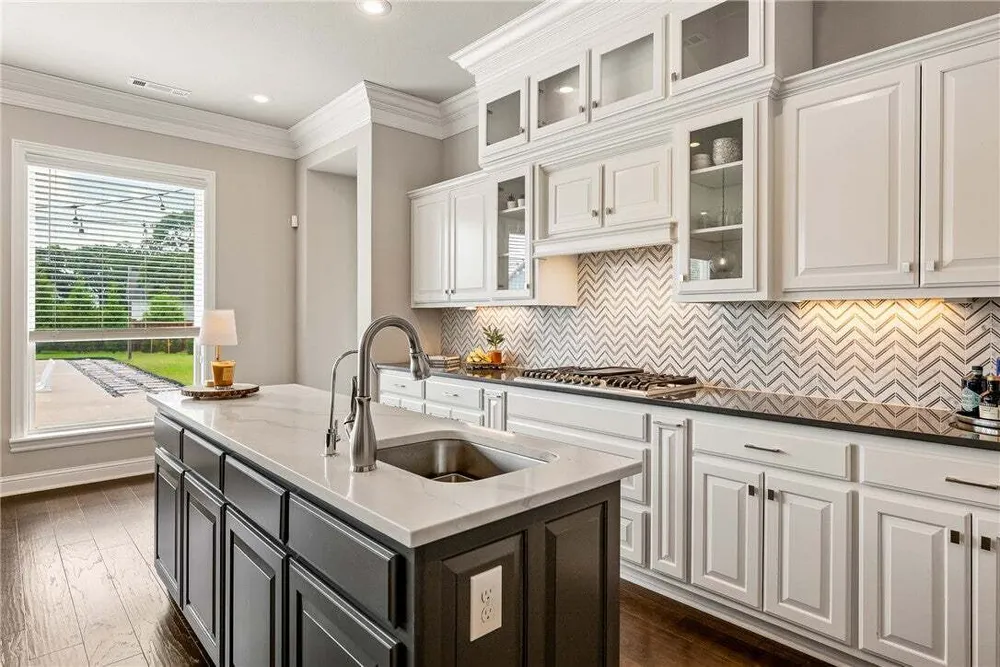 402 Birkshire Rd, Cave Springs, AR 72718