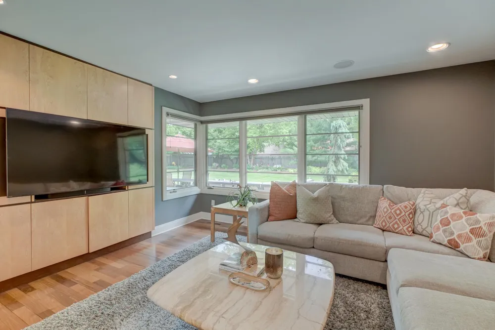 450 Mississippi River Blvd S, Saint Paul, MN 55105