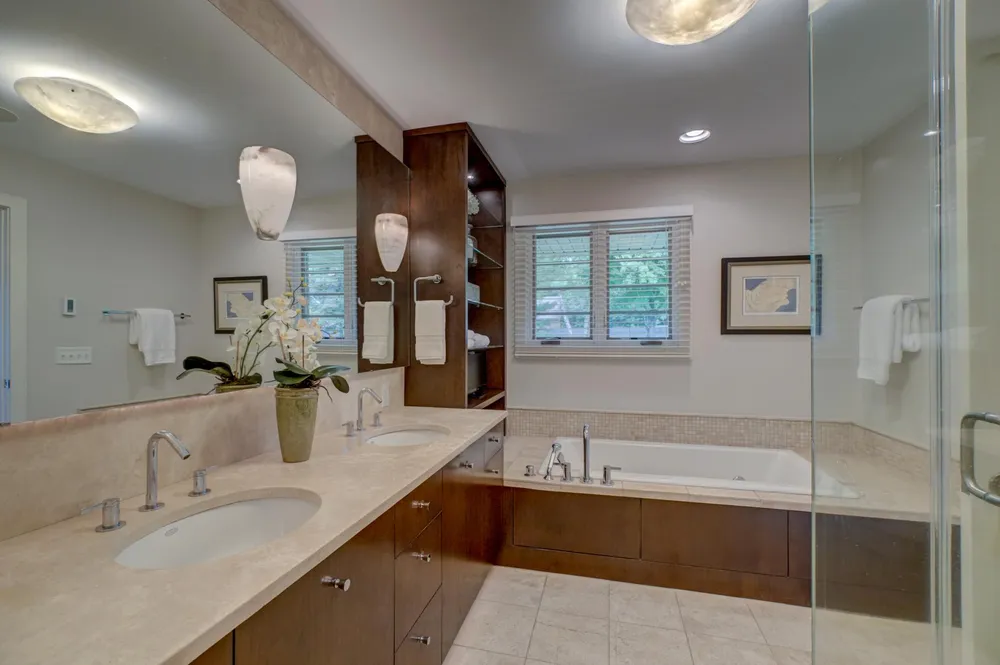 450 Mississippi River Blvd S, Saint Paul, MN 55105