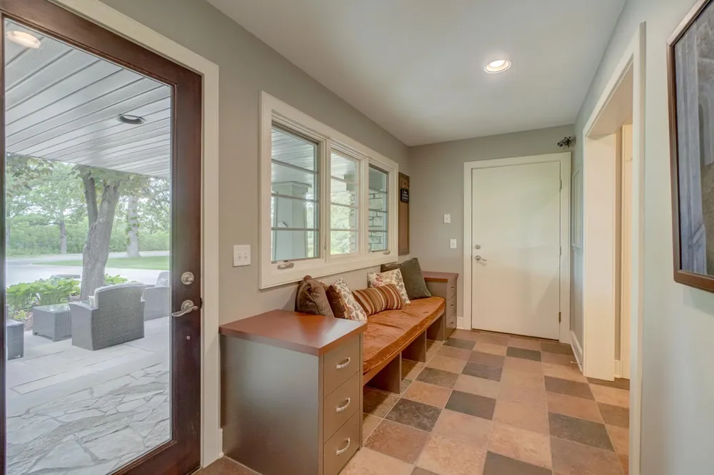 450 Mississippi River Blvd S, Saint Paul, MN 55105