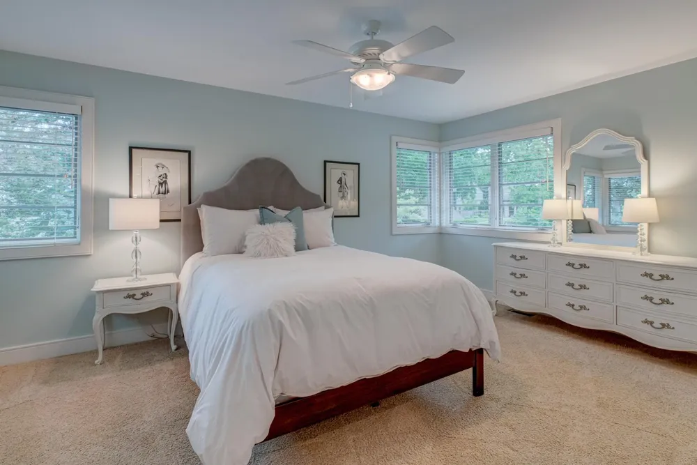 450 Mississippi River Blvd S, Saint Paul, MN 55105