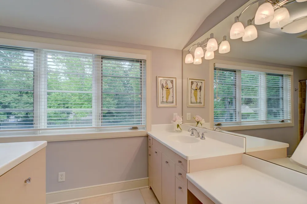 450 Mississippi River Blvd S, Saint Paul, MN 55105