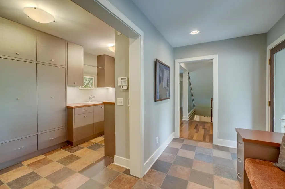 450 Mississippi River Blvd S, Saint Paul, MN 55105