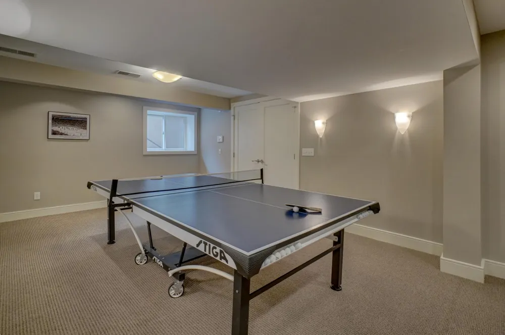 450 Mississippi River Blvd S, Saint Paul, MN 55105