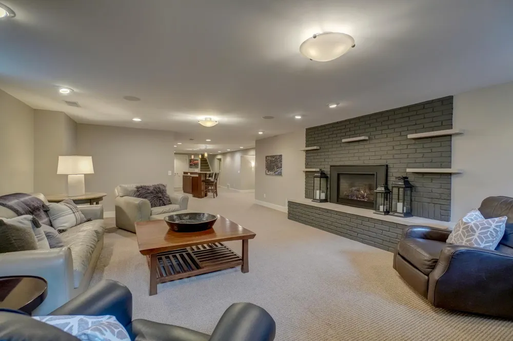 450 Mississippi River Blvd S, Saint Paul, MN 55105