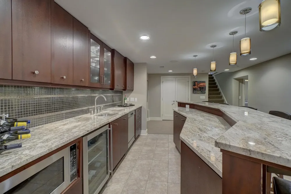 450 Mississippi River Blvd S, Saint Paul, MN 55105