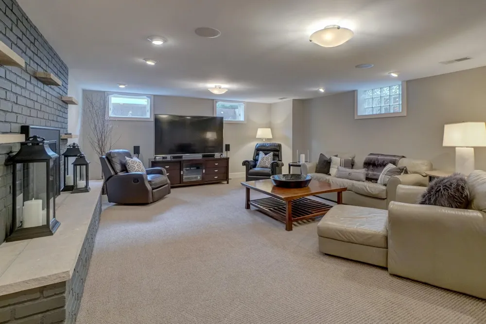 450 Mississippi River Blvd S, Saint Paul, MN 55105