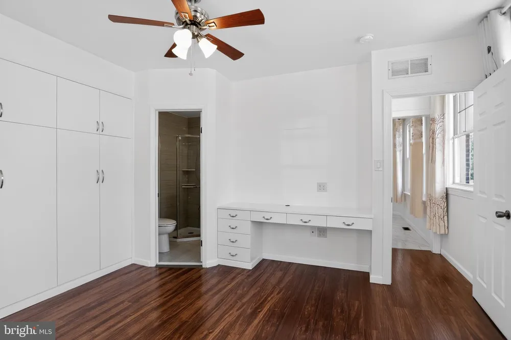 2501 S Colorado St, Philadelphia, PA 19145