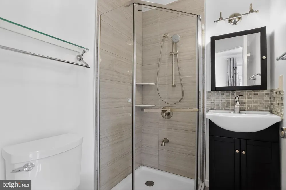 2501 S Colorado St, Philadelphia, PA 19145