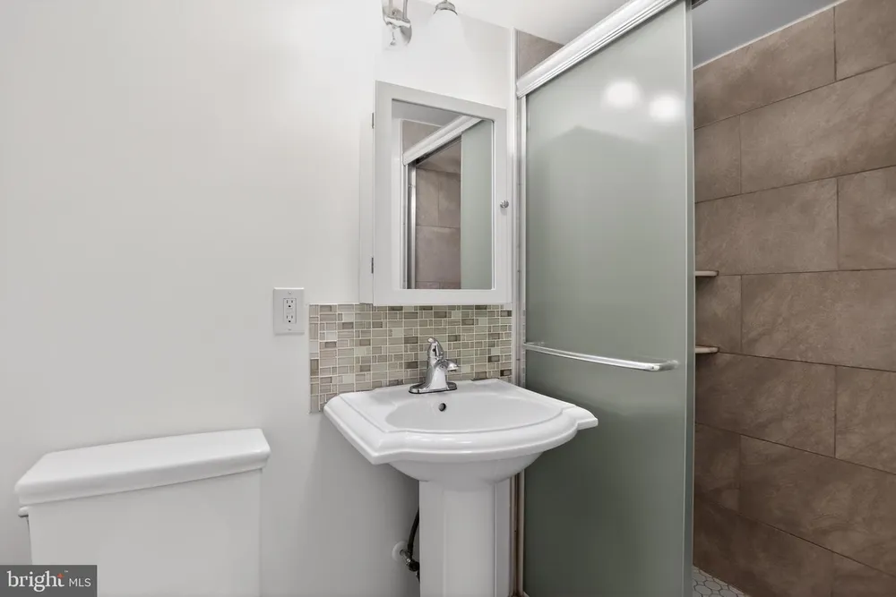 2501 S Colorado St, Philadelphia, PA 19145