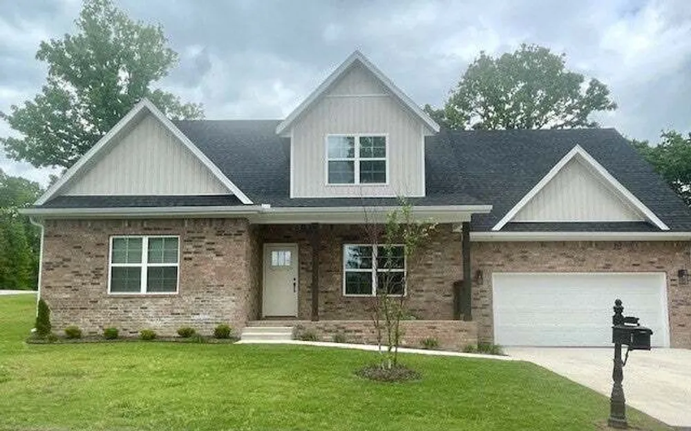 1 Kirkcudbright Dr, Bella Vista, AR 72715