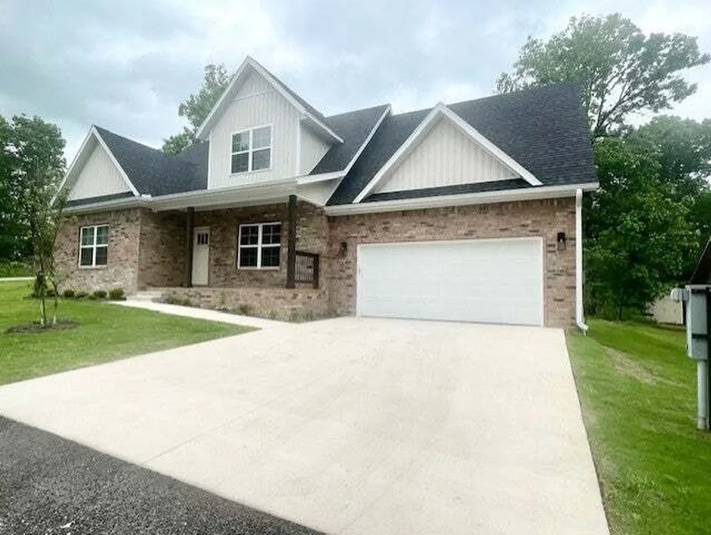 1 Kirkcudbright Dr, Bella Vista, AR 72715
