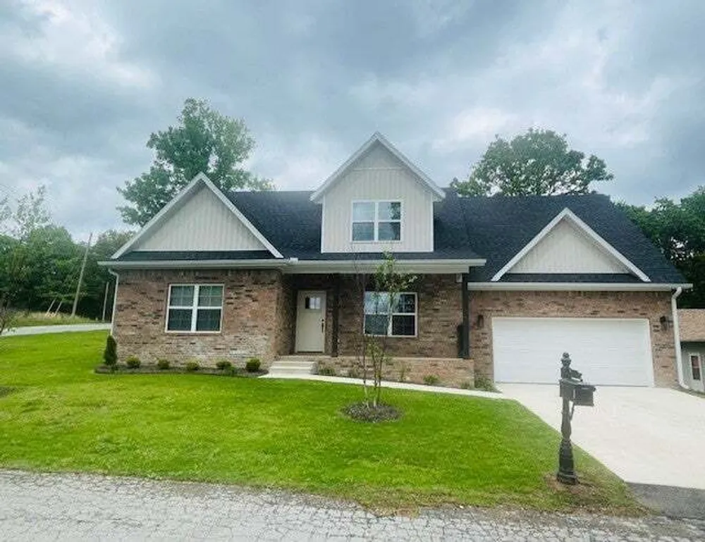 1 Kirkcudbright Dr, Bella Vista, AR 72715