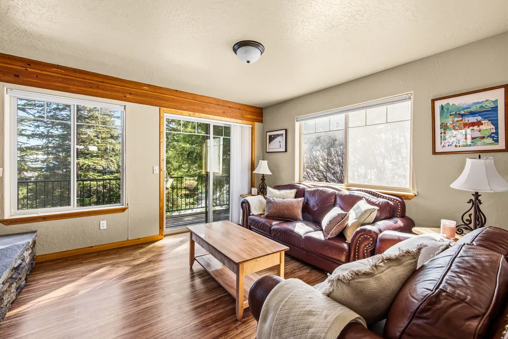 195 Snowplow Rd, Sandpoint, ID 83864